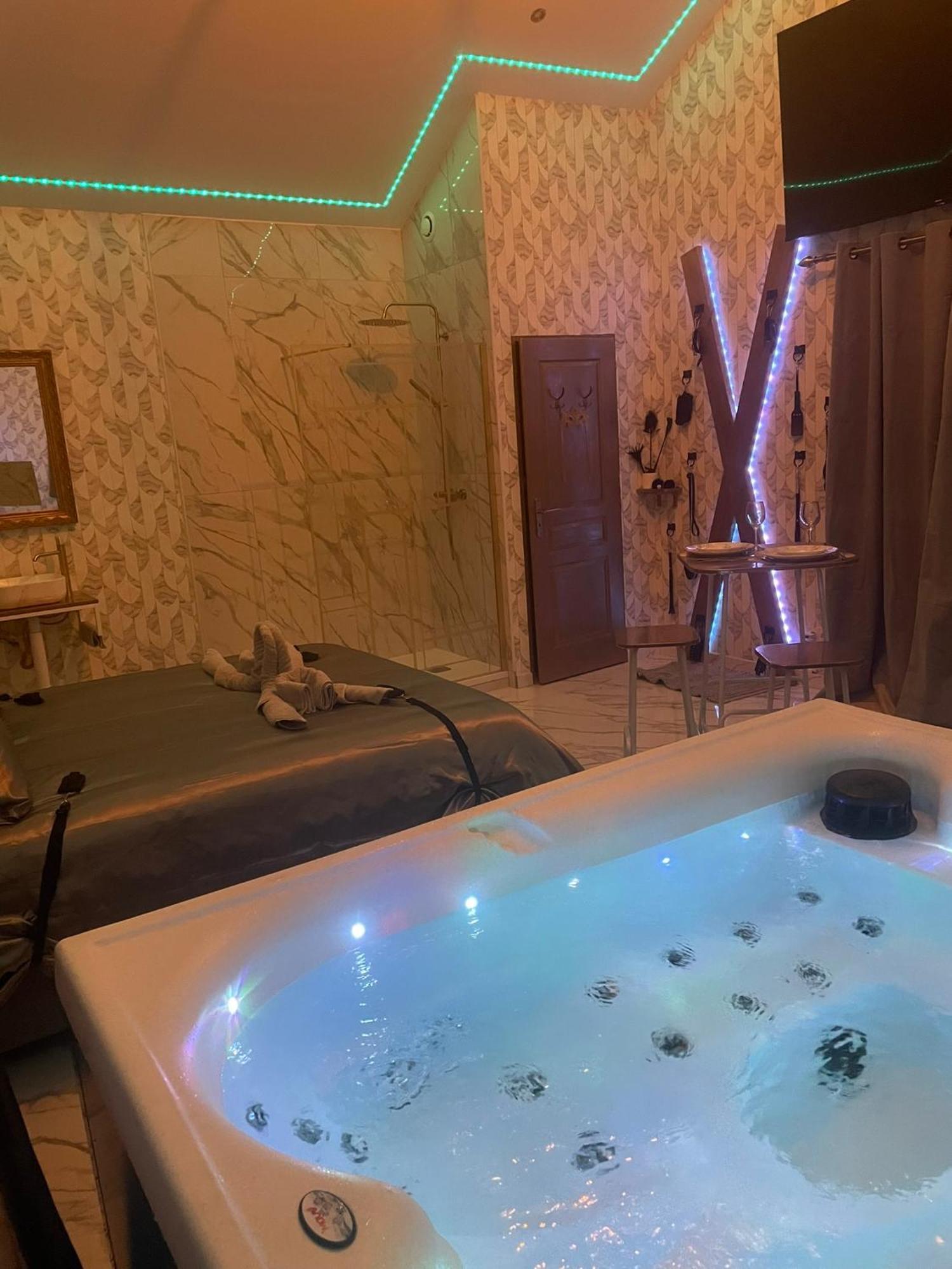 Love hôtel Desirs D'une Nuit - La Desiree